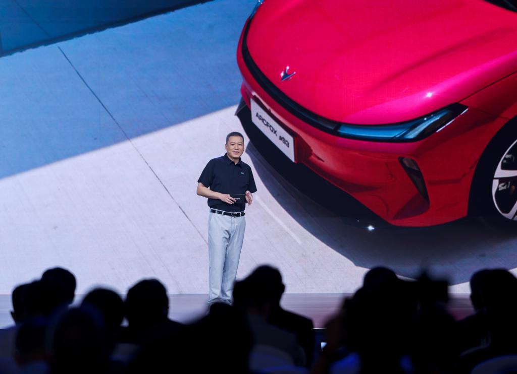 China Surpasses Japan as World's Top Auto Exporter in 2026, NEV Growth 4x ICE